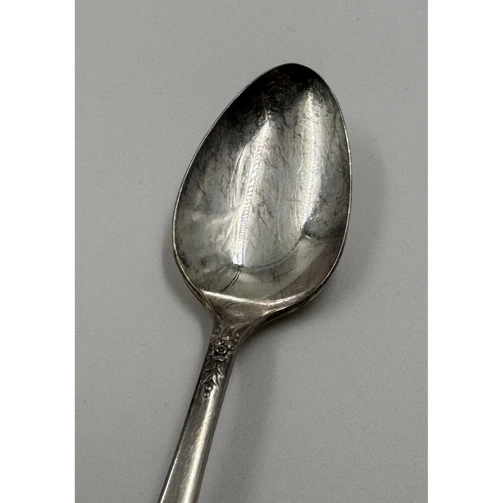 Set of 8 Vintage 1951-1961 Oneida Prestige Plate Distinction Tea Spoons 6 1/4